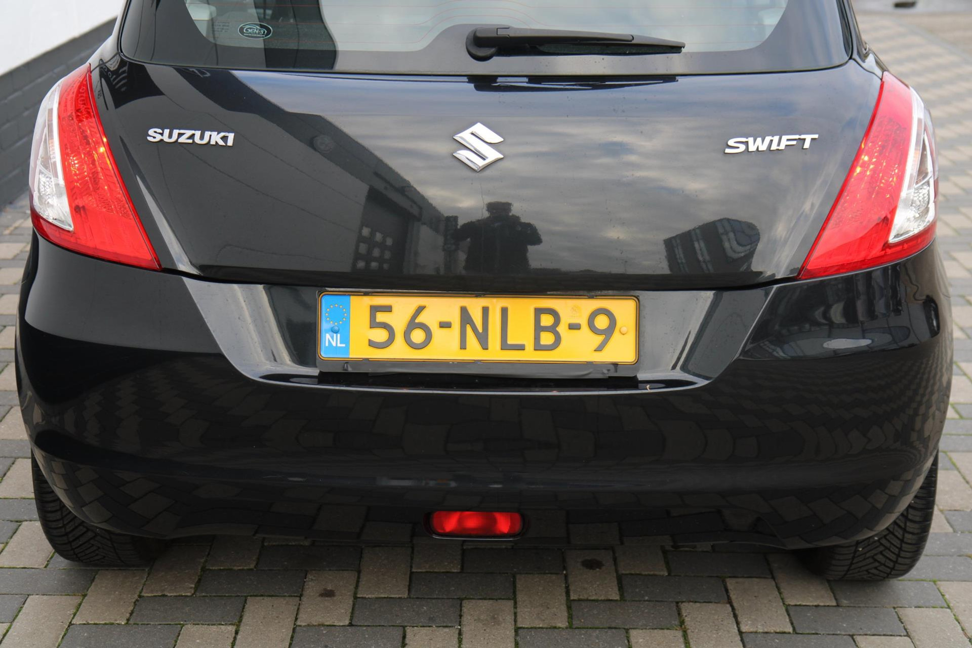 48513928-39.jpg