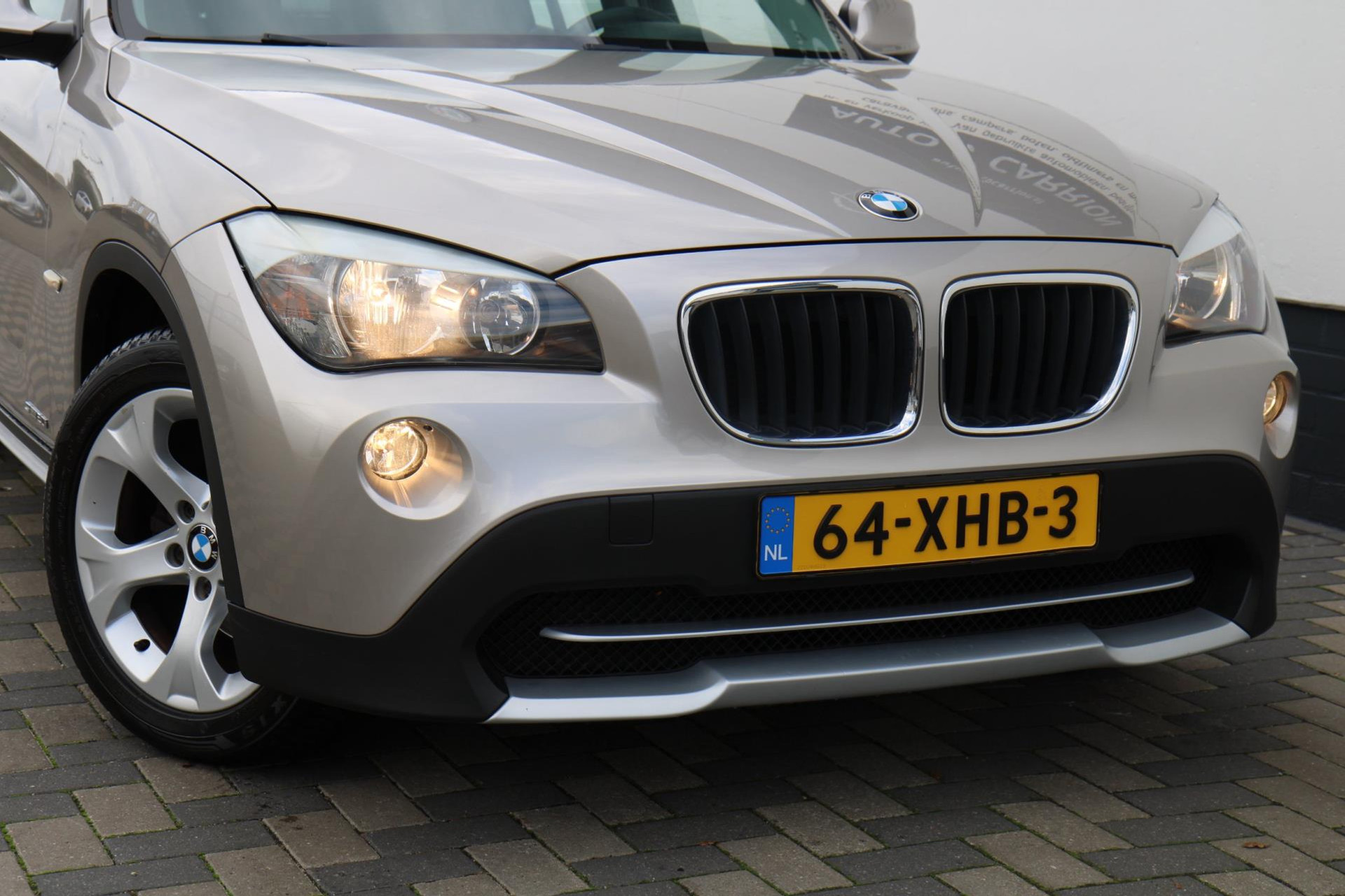 48535878-66.jpg
