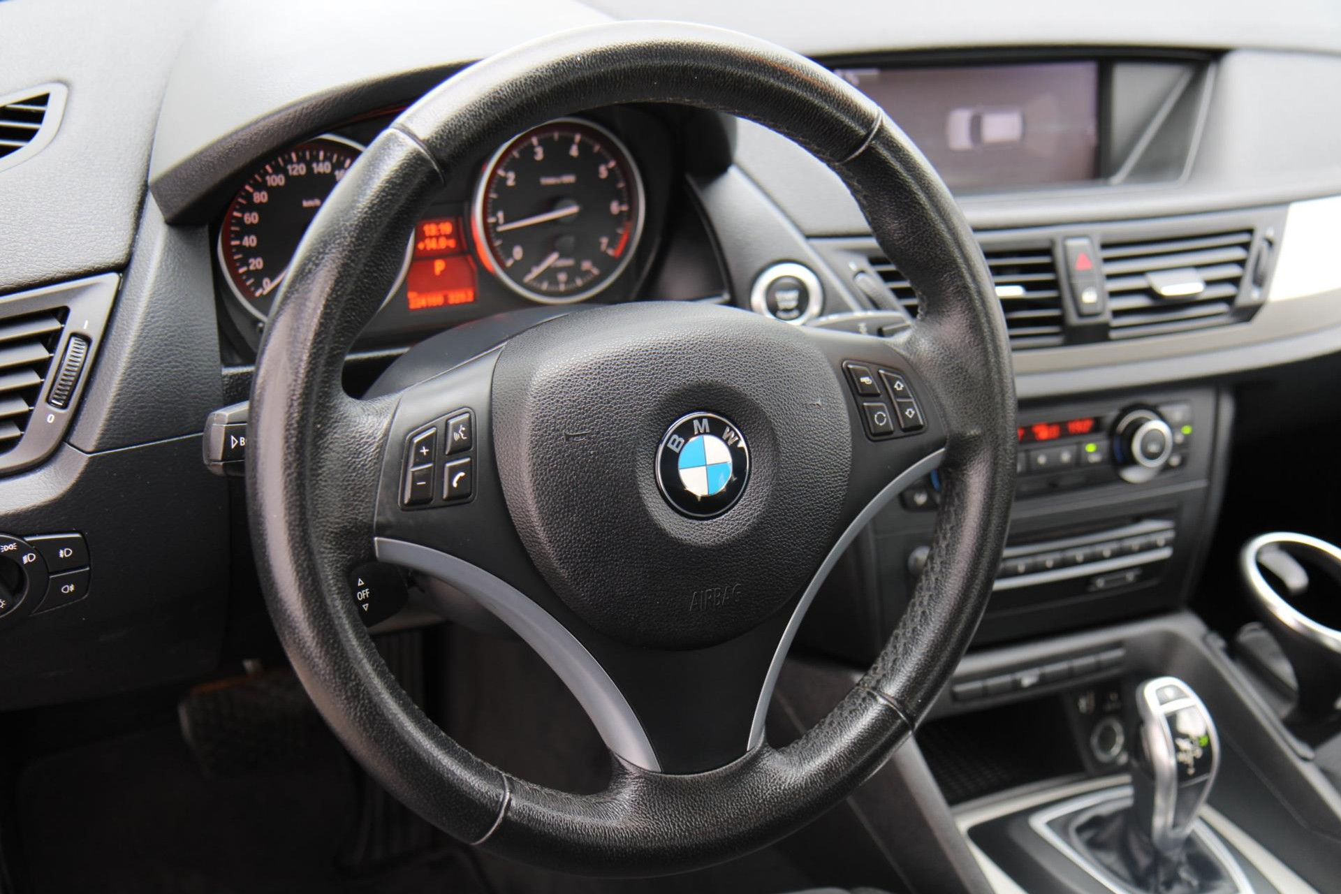 48535878-9.jpg