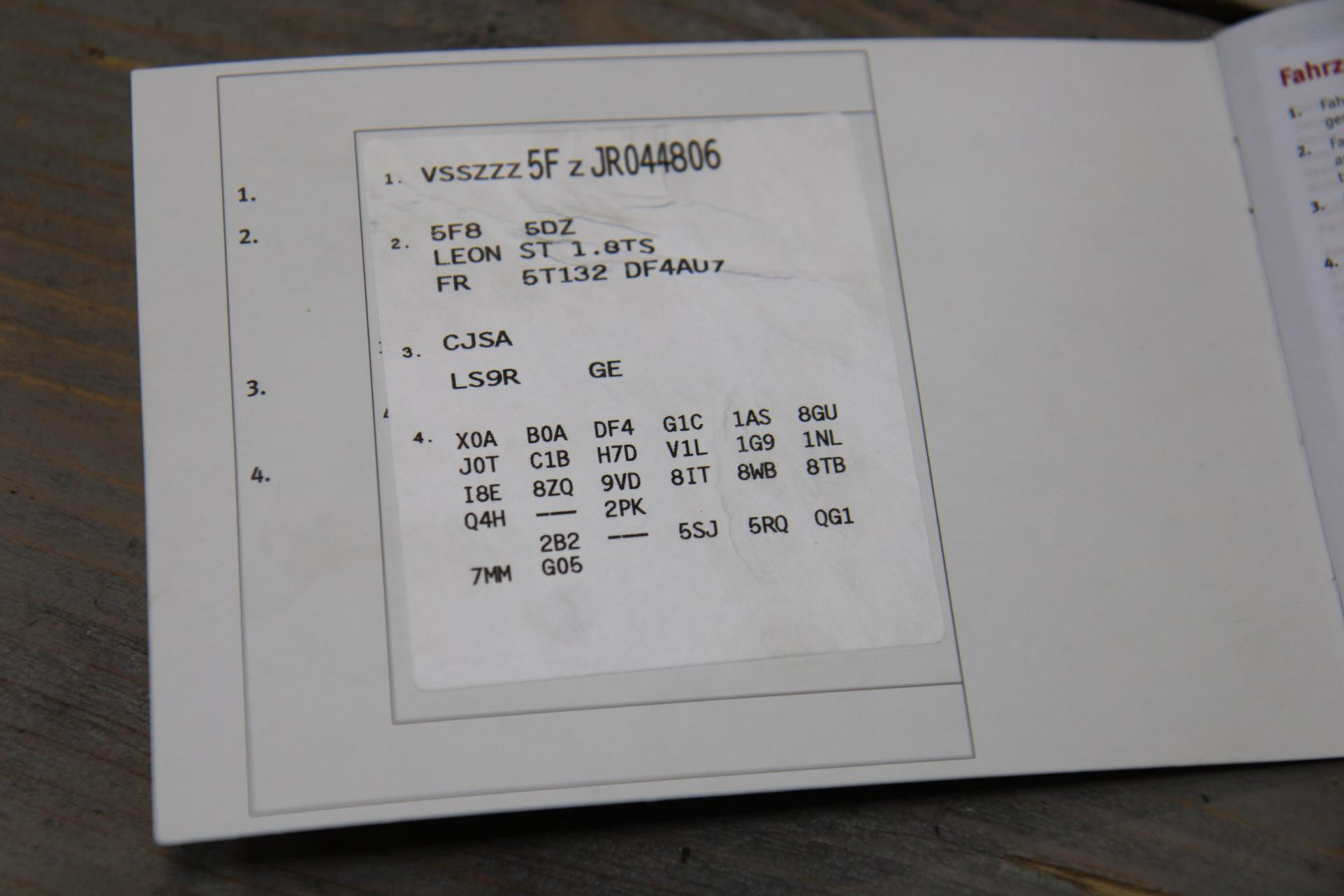 48625522-54.jpg