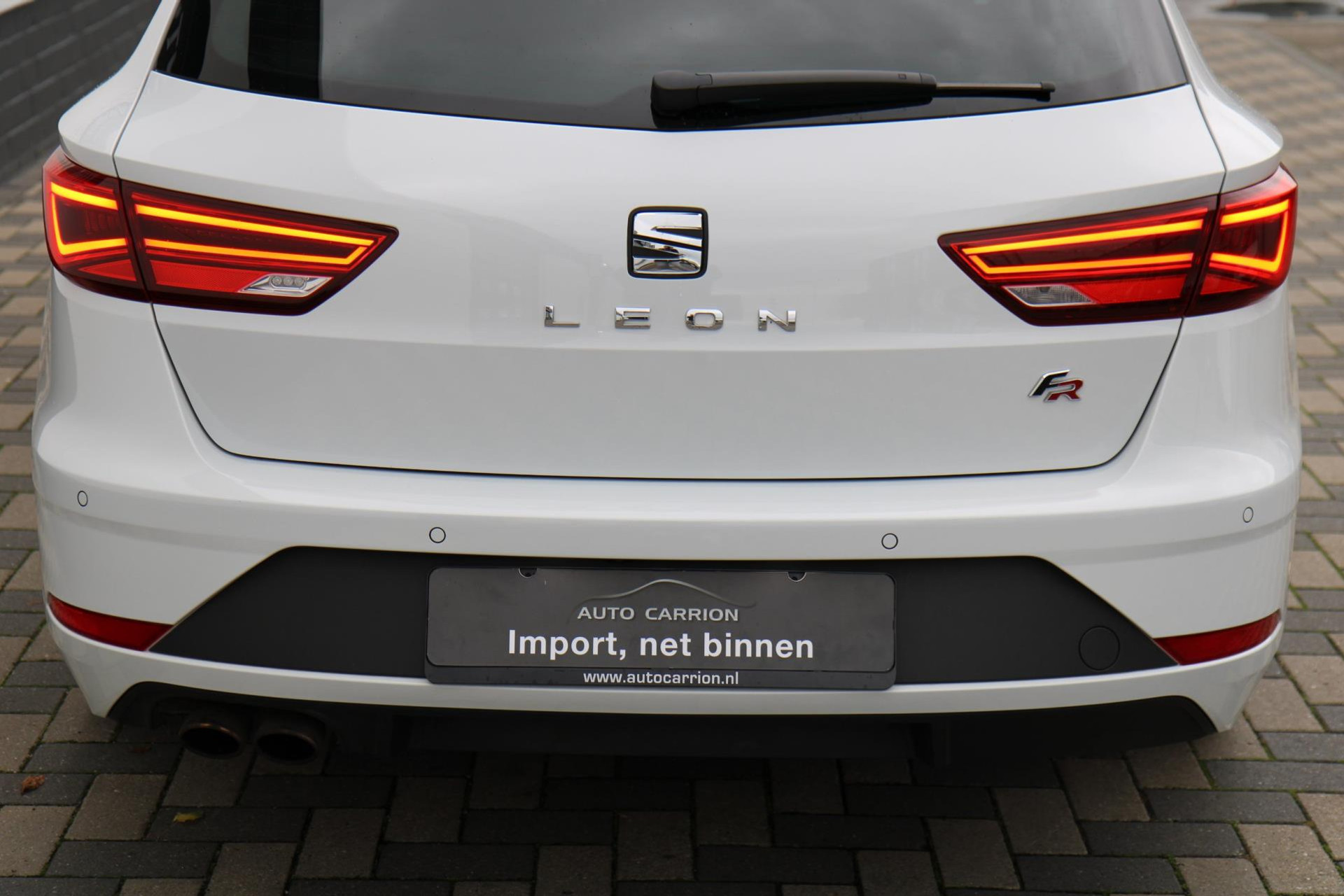 48625522-73.jpg