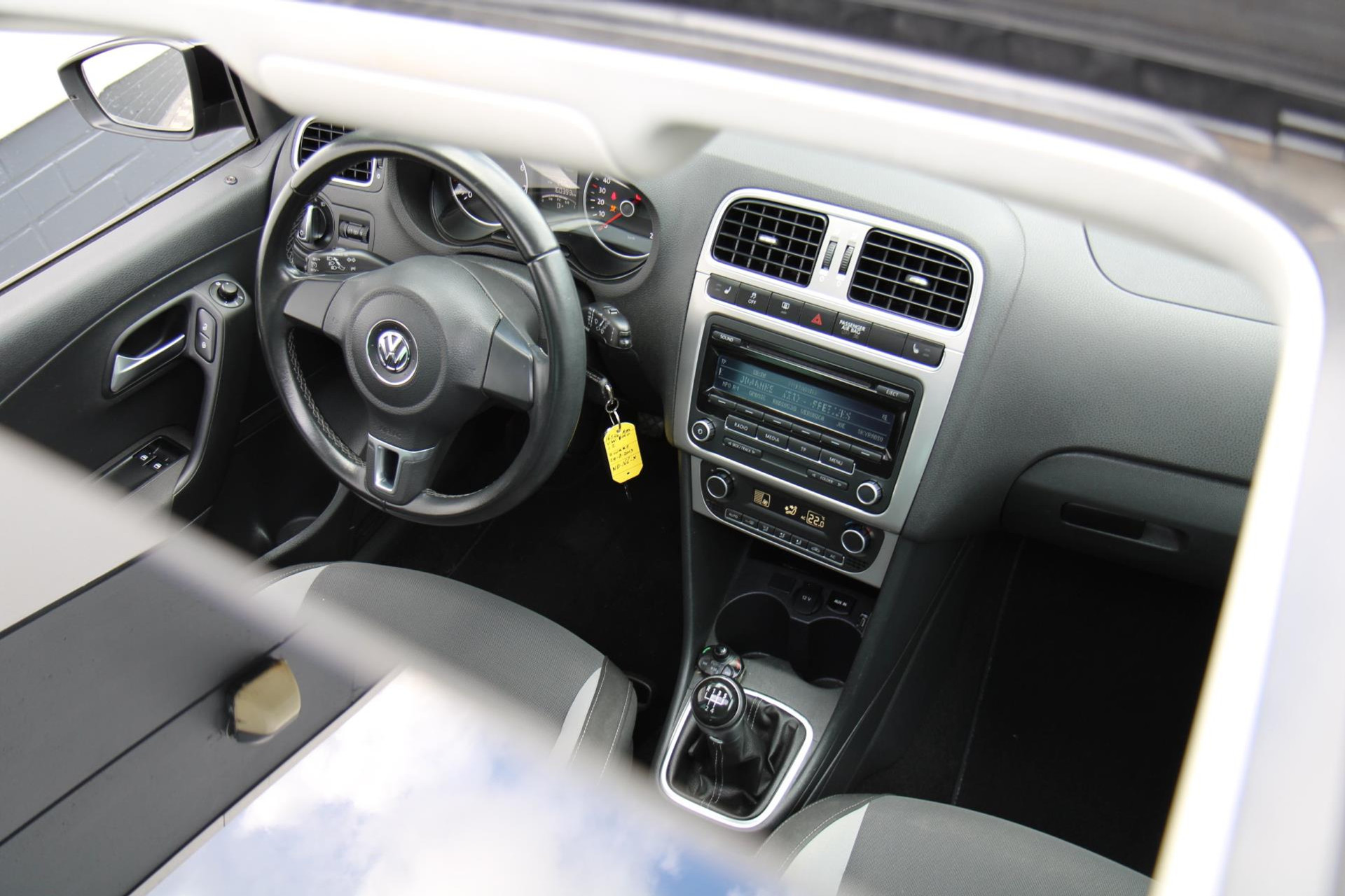 48657194-9.jpg