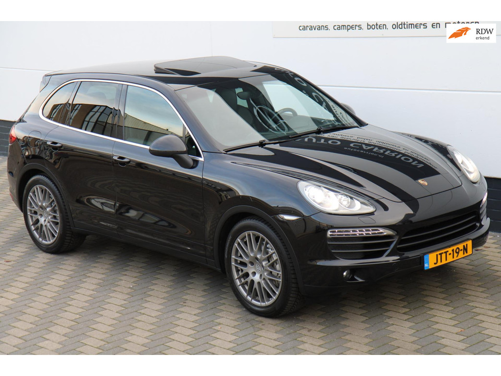 52827883-70.jpg