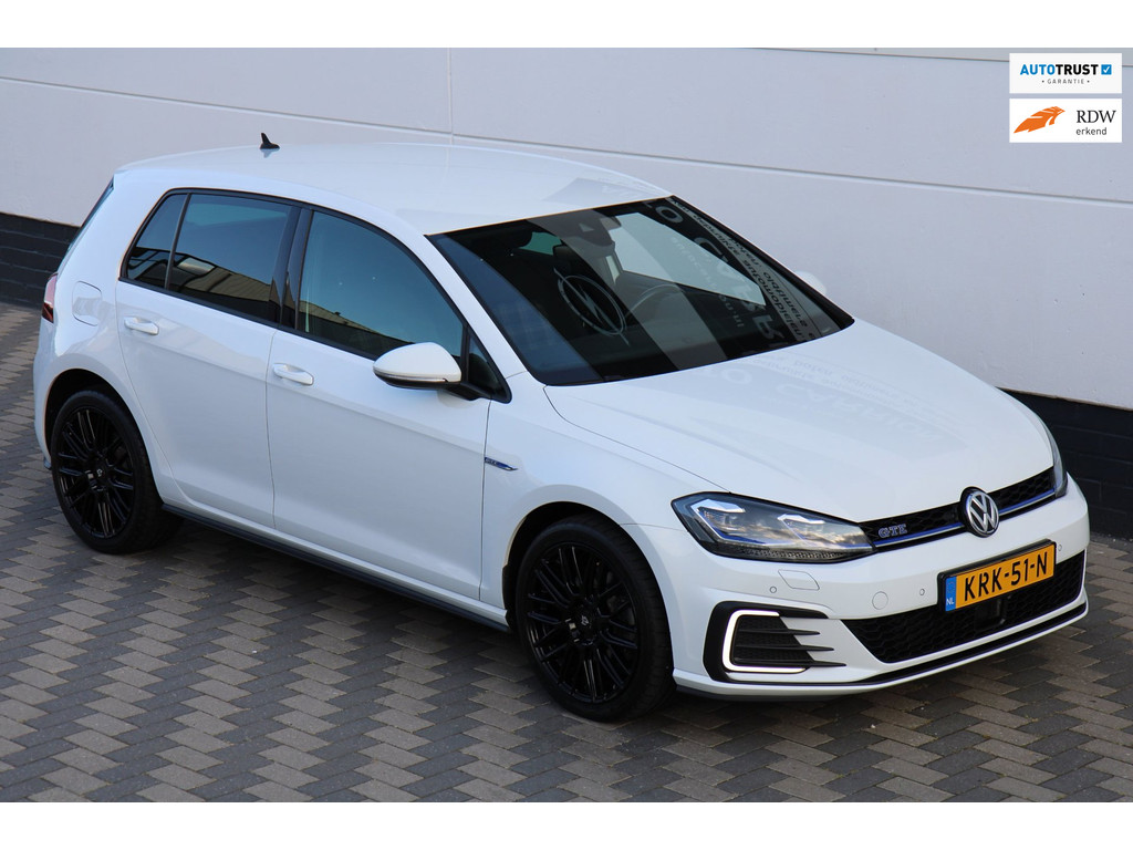 52372591-80.jpg